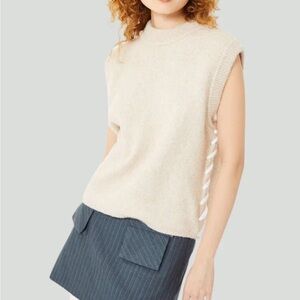 NWT Find Me Now Ollie Whip Stitch Sweater Vest in the color Porcini